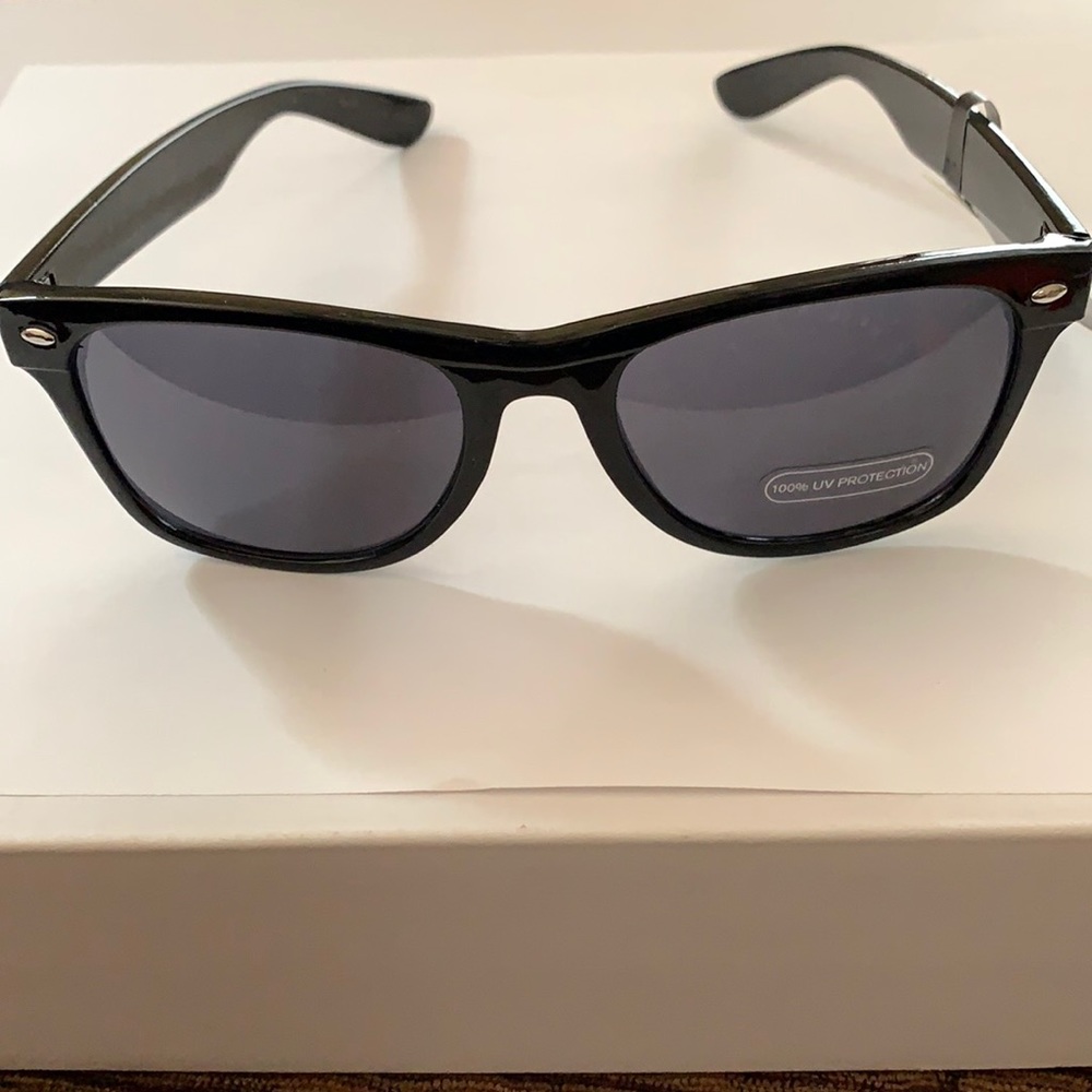 Sears classic 100% UV protection sunglasses